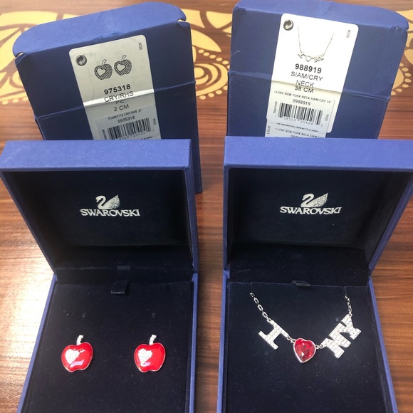 Swarovski I Love New York Necklace & Earrings Set - Picture 2 of 13